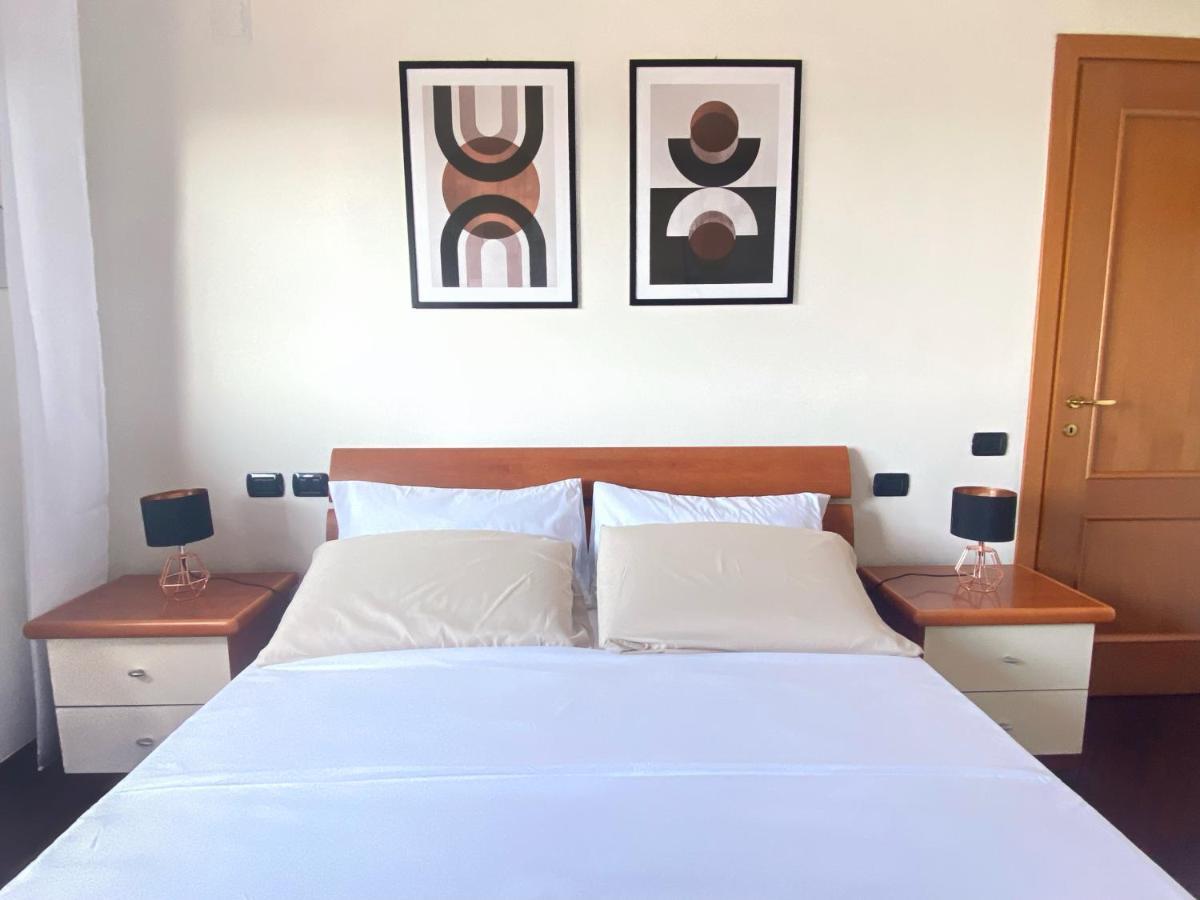 Sunset Escape Apartment - Panoramic Terrace Φιουμιτσίνο Εξωτερικό φωτογραφία