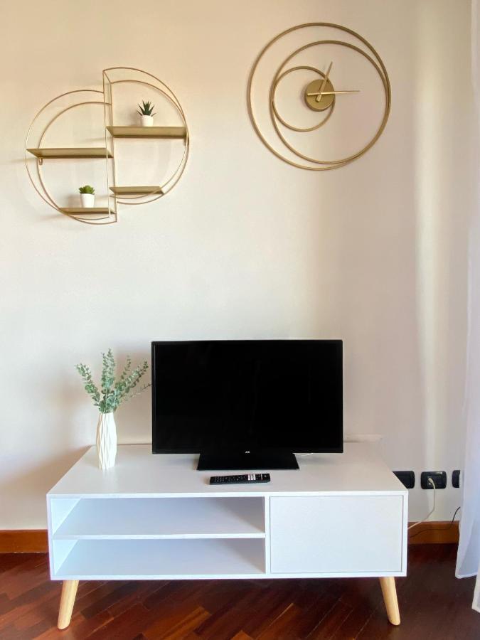 Sunset Escape Apartment - Panoramic Terrace Φιουμιτσίνο Εξωτερικό φωτογραφία